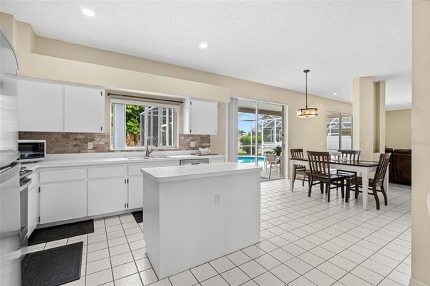 Dining room, Interior, Kitchen, Pendant Lights, Recessed Lighting