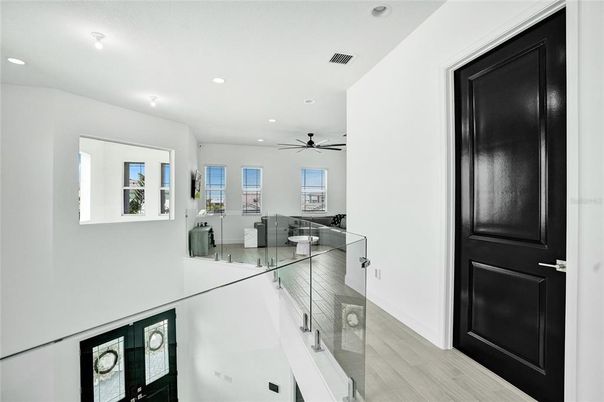 Interior, Recessed Lighting, Wood Texture Flooring