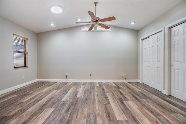 Empty room, Interior, Recessed Lighting, Wood Texture Flooring