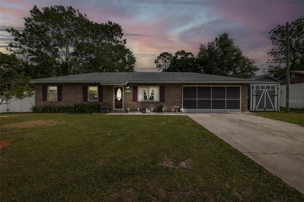 Attached, Exterior, Facade, Brick Facade, Ranch