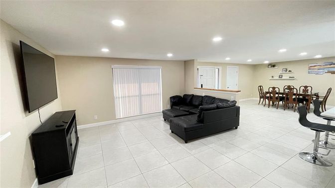 Dining room, Interior, Living room, Recessed Lighting