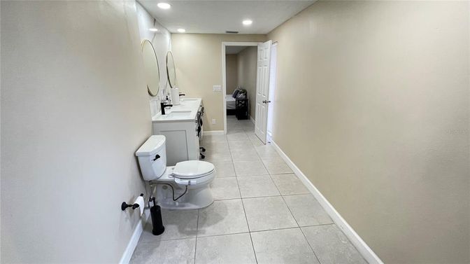 Bathroom, Interior, Recessed Lighting