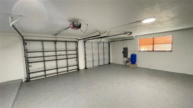 Garage, Interior