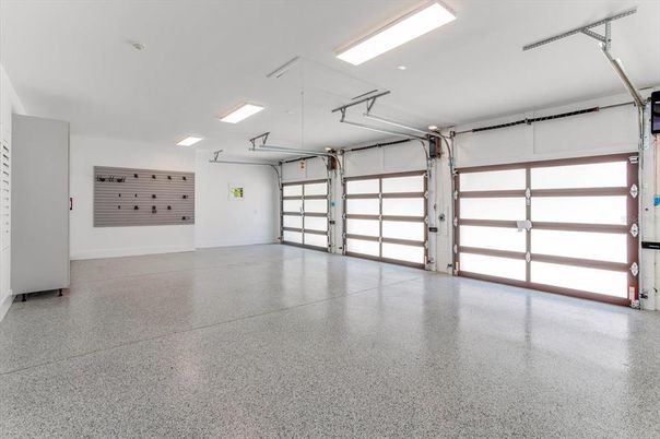 Garage, Interior