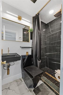 Bathroom, Interior, Marble, Marble Walls, Recessed Lighting
