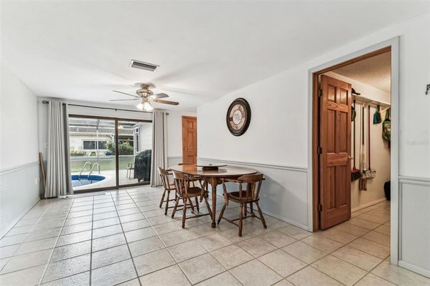 Dining room, Interior
