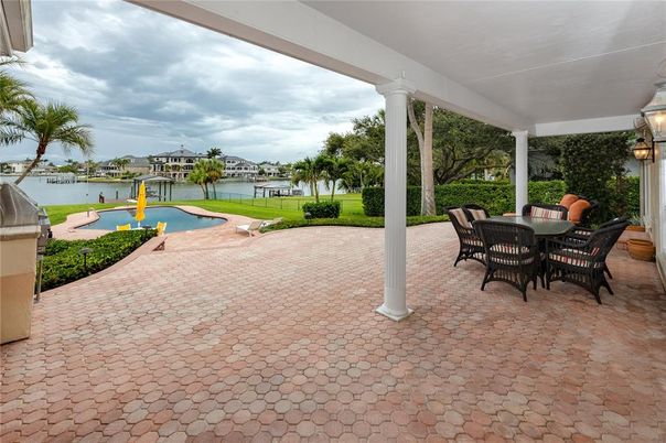Exterior, Pool, Water