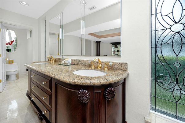 Bathroom, Interior, Pendant Lights, Recessed Lighting