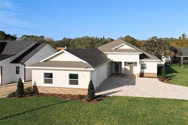 Backyard, Exterior, Facade, Ranch