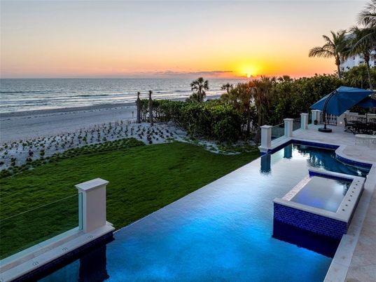 Exterior, Pool, Water