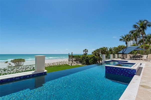 Exterior, Pool, Water
