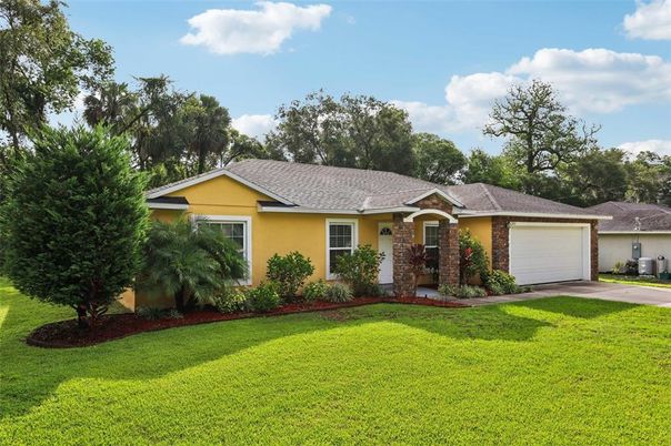 Attached, Backyard, Exterior, Facade, Brick Facade, Ranch