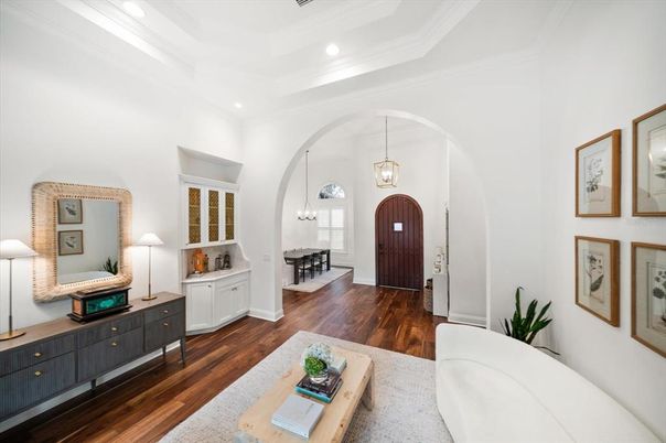 Interior, Living room, Pendant Lights, Recessed Lighting, Wood Texture Flooring