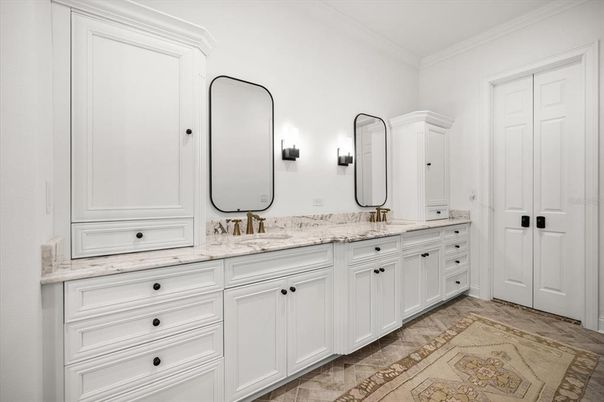 Bathroom, Dual Sink Vanities, Interior