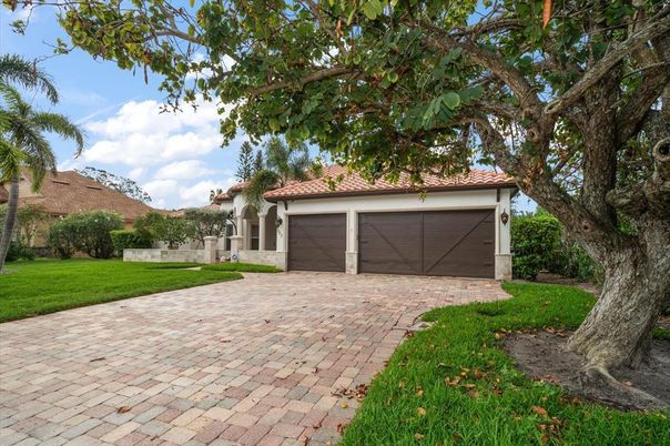 Backyard, Detached Garage, Exterior