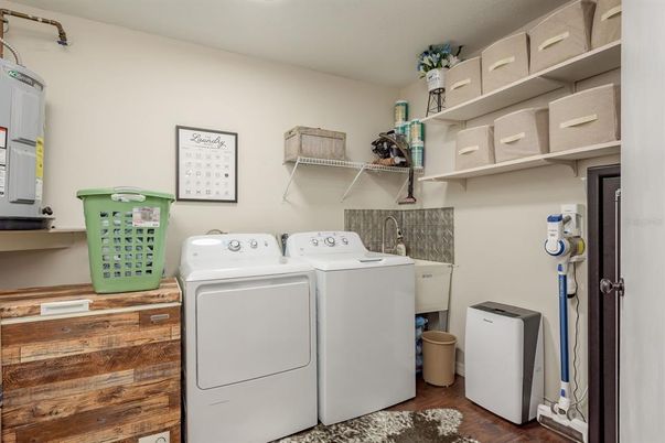 Interior, Washer, Wood Texture Flooring