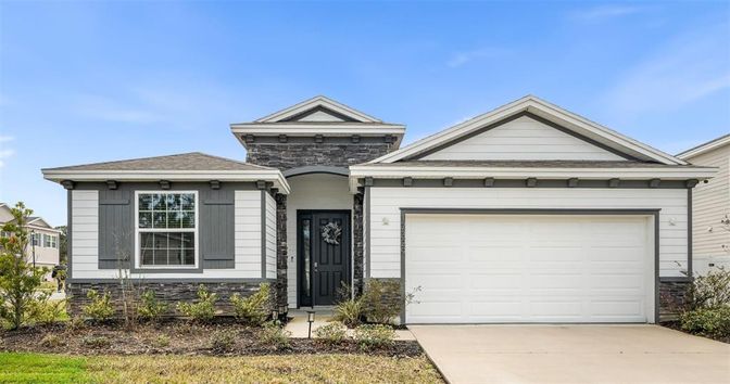 Attached, Exterior, Facade, American Craftsman