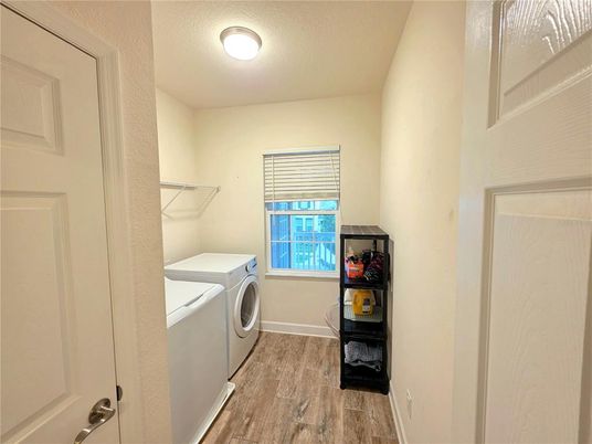 Interior, Washer, Wood Texture Flooring
