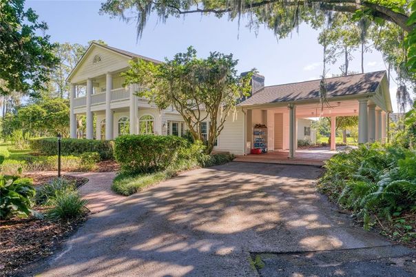Backyard, Exterior, Facade, Queen Anne Victorian