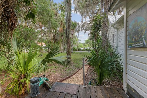 Backyard, Exterior
