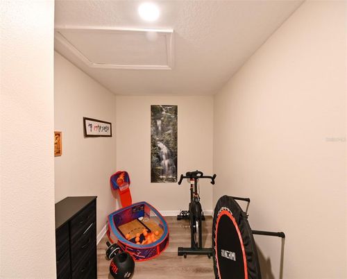 Fitness Equipment, Interior, Recessed Lighting, Wood Texture Flooring
