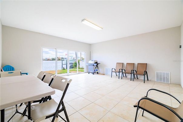 Dining room, Interior, Water