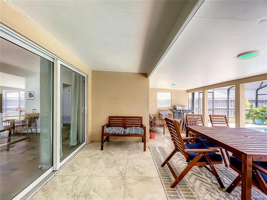 Dining room, Interior