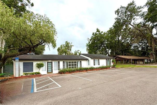 Backyard, Exterior, Facade, Ranch