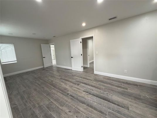 Empty room, Interior, Recessed Lighting, Wood Texture Flooring