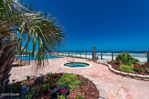 Exterior, Pool, Water