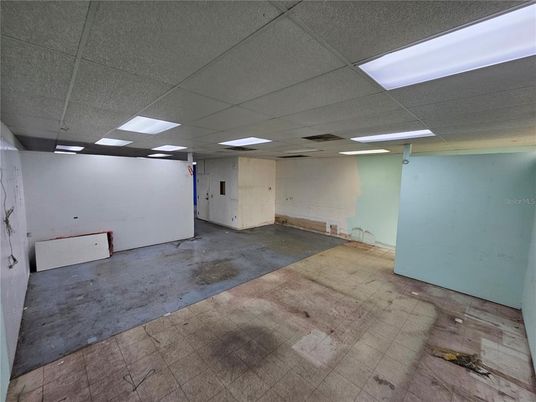 Empty room, Interior, Recessed Lighting
