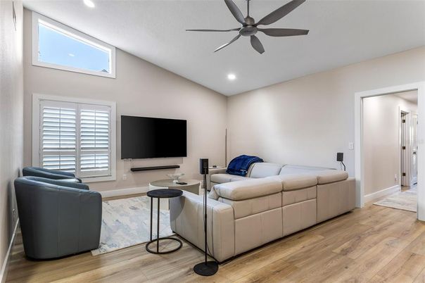 Interior, Living room, Recessed Lighting, Wood Texture Flooring