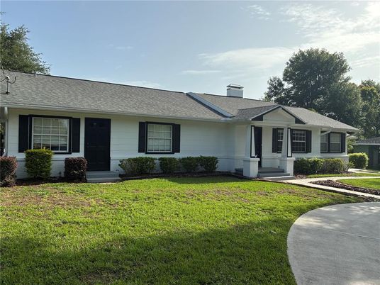 Backyard, Exterior, Facade, Ranch