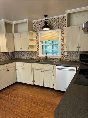 Interior, Kitchen, Pendant Lights, Wood Texture Flooring