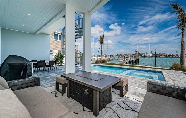 Exterior, Pool, Water