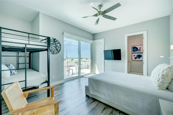 Bedroom, Interior, Water, Wood Texture Flooring