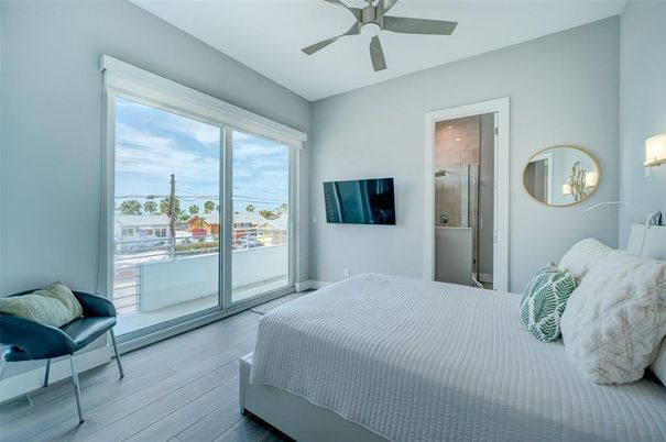 Bedroom, Interior, Water, Wood Texture Flooring