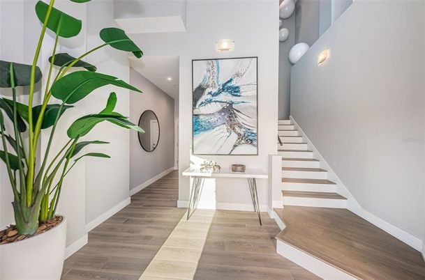 Interior, Recessed Lighting, Wood Texture Flooring