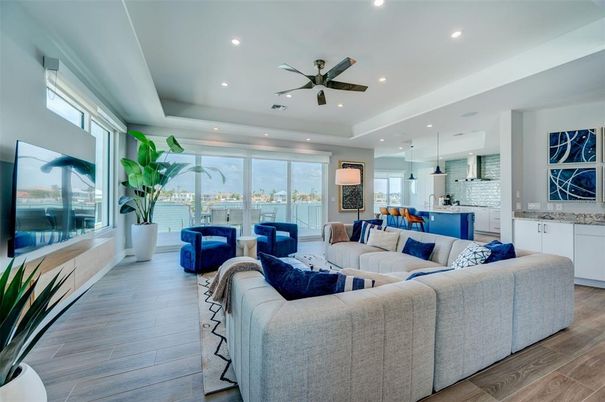 Interior, Living room, Pendant Lights, Recessed Lighting, Water, Wood Texture Flooring