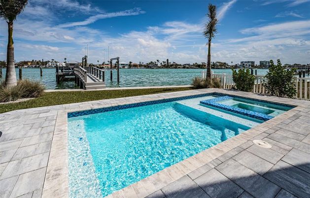 Exterior, Pool, Water