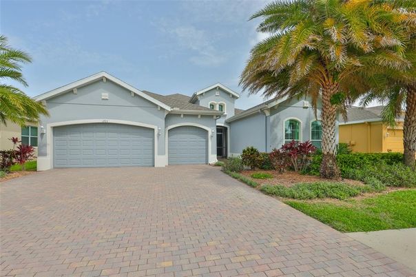 Attached, Exterior, Facade, Ranch