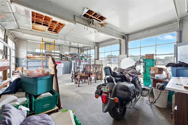 Garage, Interior