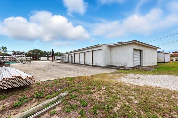 Backyard, Detached Garage, Exterior