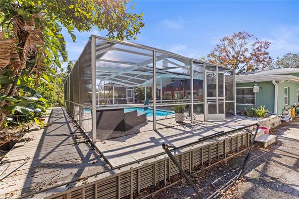 Exterior, Pool