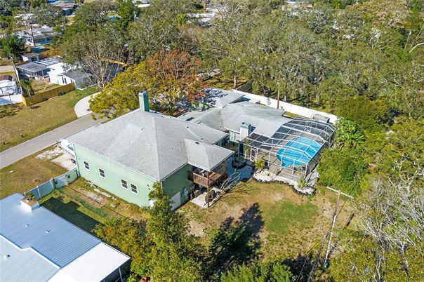 Exterior, Drone