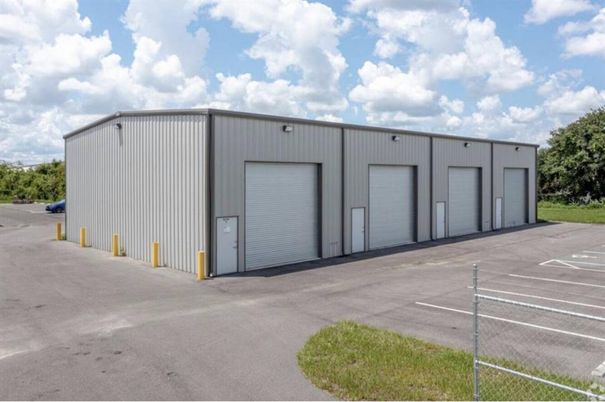 Detached Garage, Exterior