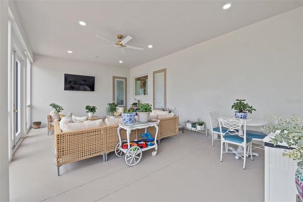 Dining room, Interior, Recessed Lighting