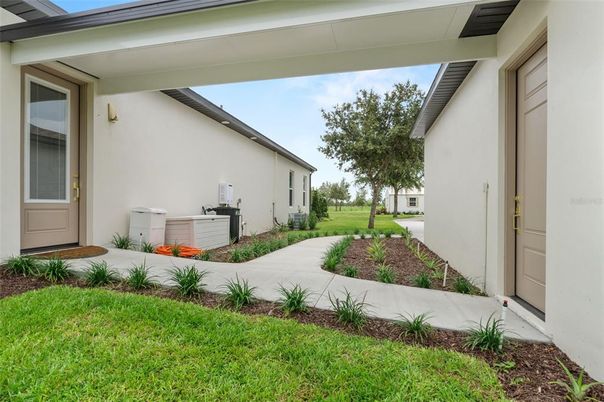 Backyard, Exterior