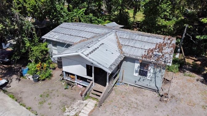 Exterior, Drone
