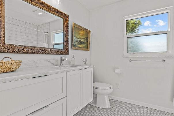 Bathroom, Interior, Recessed Lighting